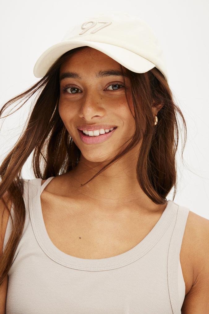 Active Graphic Cap - Coconut Milk 97